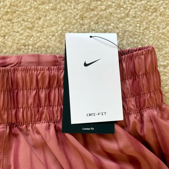 NWT Nike Women's One Dri-FIT High-Waisted 3" Brief-Lined Printed Shorts. - Picture 8 of 8